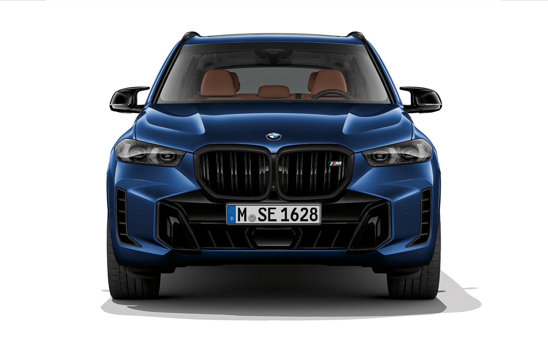 BMW X5 M60i xDrive G05 MP prednji deo BMW X5 M60i xDrive G05 MP bliži prednji prikaz