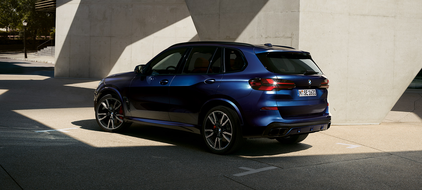 BMW X5 M60i xDrive (G05) Detalji o proizvodu BMW X5 M60i xDrive (G05) 2023 Detalji o proizvodu