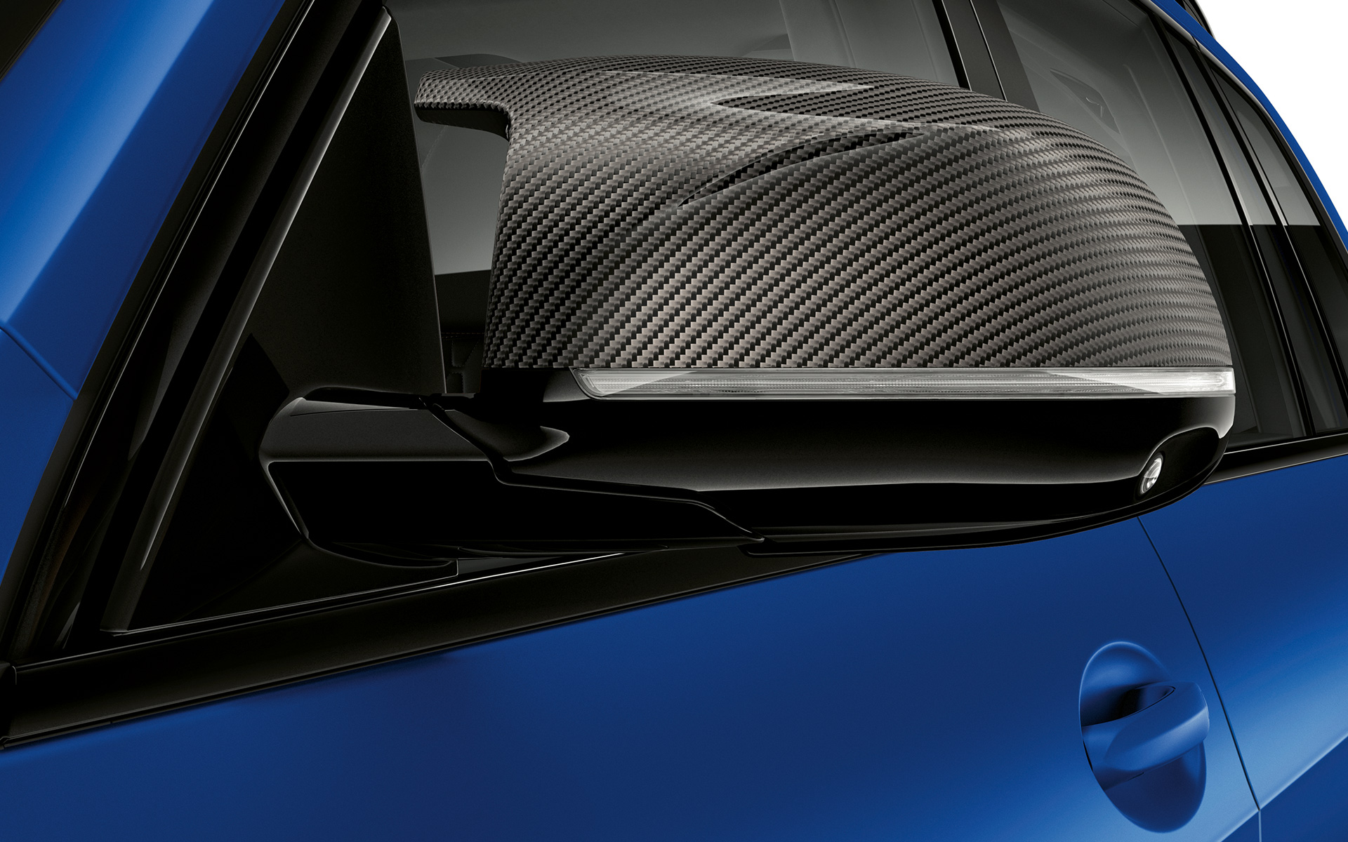 BMW X7 M60i xDrive G07 LCI M kućišta od ugljeničnih vlakana bliži prikaz
