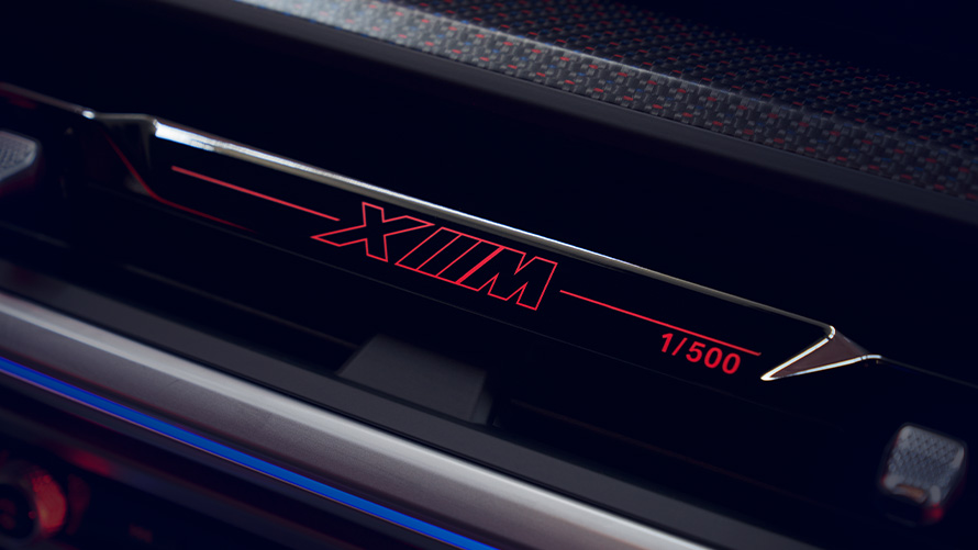 BMW XM G09 Label Red BMW XM G09 Label Red Kabina