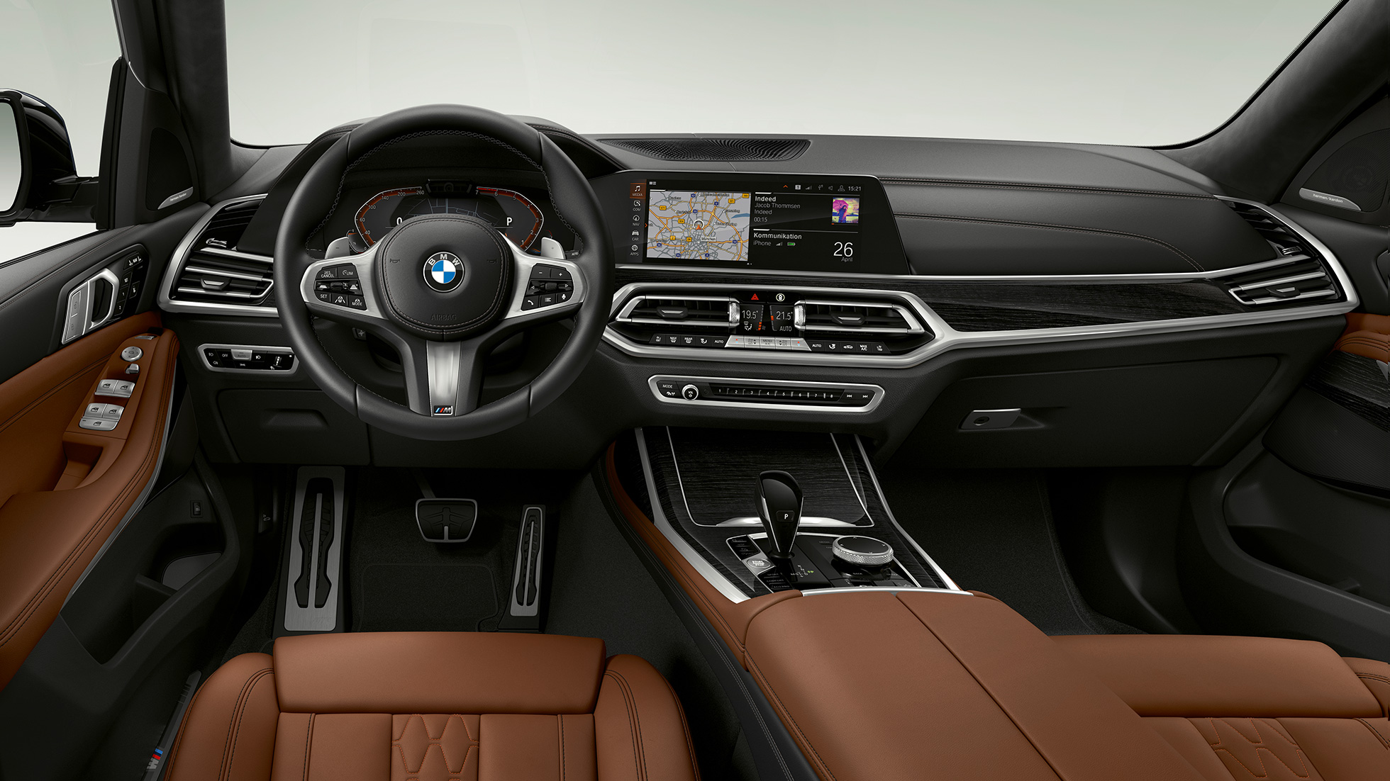 BMW X7, BMW Individual X7 40i xDrive pogled sa strane Pogled sa strane na BMW X7 sa elementima BMW Individual X7 40i xDrive