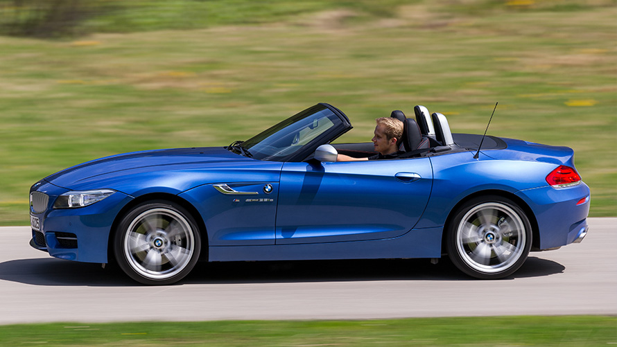 BMW Z4 Roadster (E89) bočni prikaz vozila tokom vožnje BMW Z4 Roadster (E89) bočni prikaz vozila tokom vožnje
