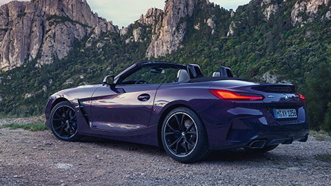 BMW Z4 Roadster (G29) tročetvrtinski bočni prikaz parkiranog vozila BMW Z4 Roadster (G29) tročetvrtinski bočni prikaz parkiranog vozila