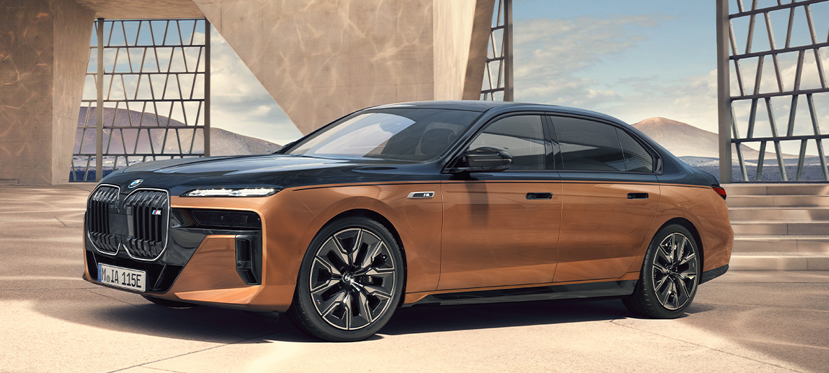 BMW Serije 7 G70 BMW Individual Liquid Copper BMW 7 Series G70 BMW Individual Liquid Copper, točetvrtinski prednji prikaz