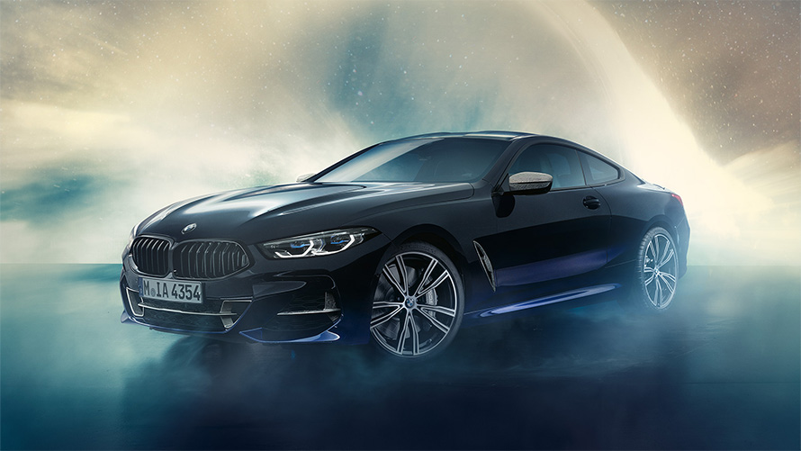 BMW Individual M850i NIGHT SKY G15 2019 tročetvrtinski prednji prikaz ispred kiše meteora