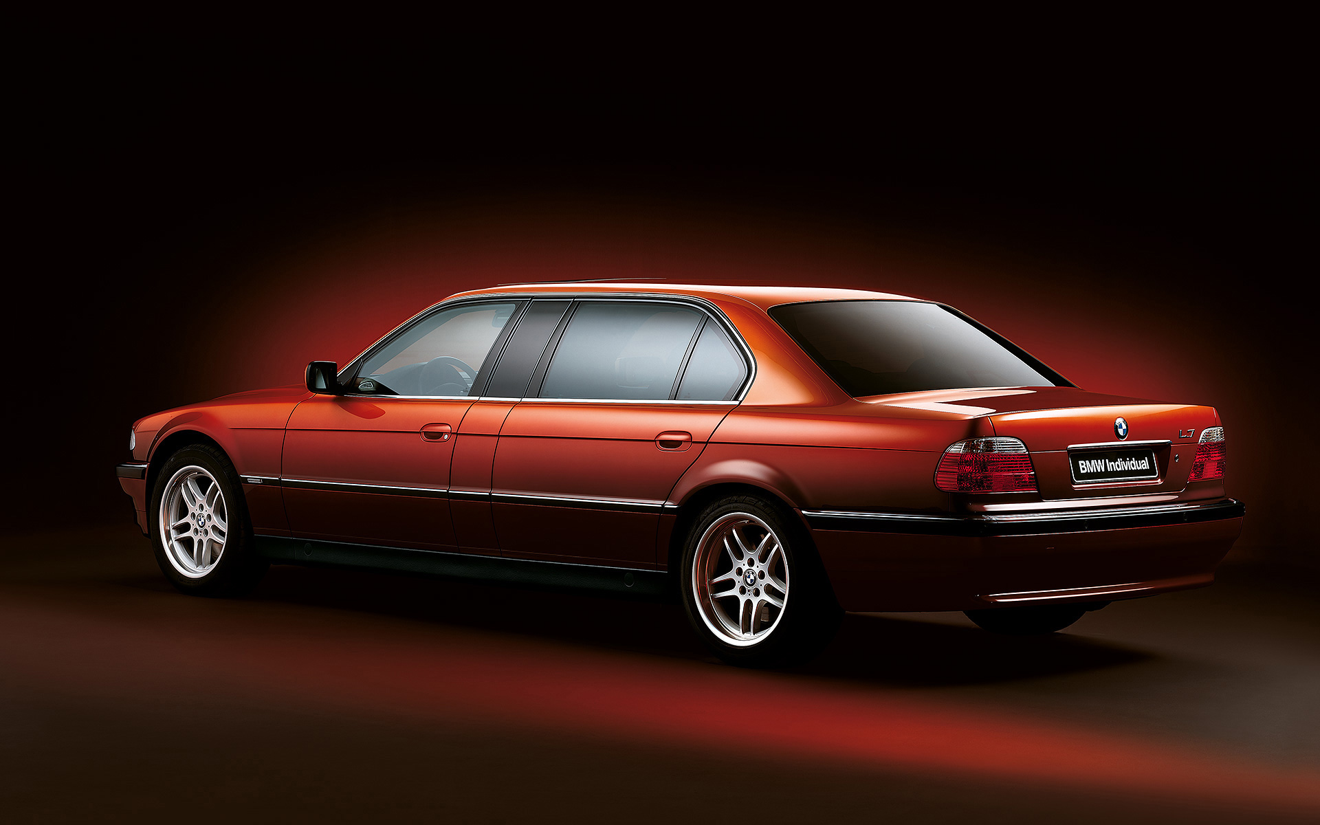 BMW Individual 750iLA L7 Karl Lagerfeld E32 1992 tročetvrtinski zadnji prikaz BMW Individual 750iLA L7 Karl Lagerfeld E32 1992 tročetvrtinski zadnji prikaz