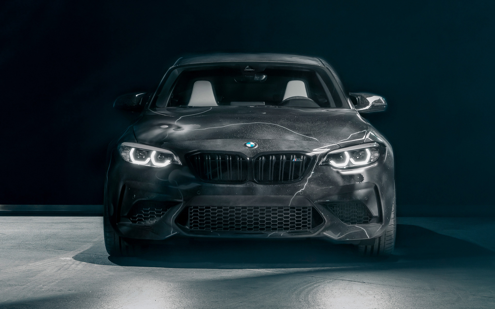 BMW M2 Edition dizajniran od strane FUTURA 2000 F87 2020 prednji prikaz BMW M2 Edition dizajniran od strane FUTURA 2000 F87 2020 prednji prikaz naspram crne pozadine