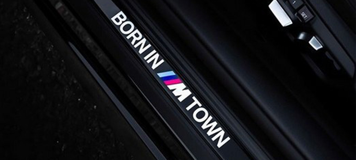 BMW Individual ukrasni elementi preko pragova BMW M Town bliži prikaz BMW Individual ukrasni elementi preko pragova BMW M Town bliži prikaz