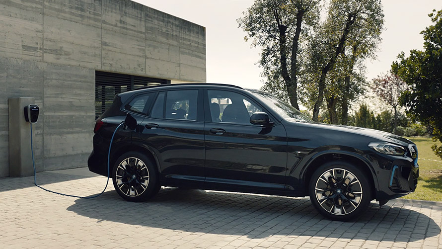 BMW električni automobili BMW iX3 video o kućnom napajanju vozila BMW električni automobili BMW iX3 video o kućnom napajanju vozila