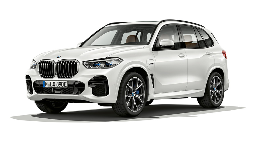 BMW X5 xDrive45e PHEV model u studiju, pogled spreda BMW X5 xDrive45e PHEV model u studiju, pogled spreda