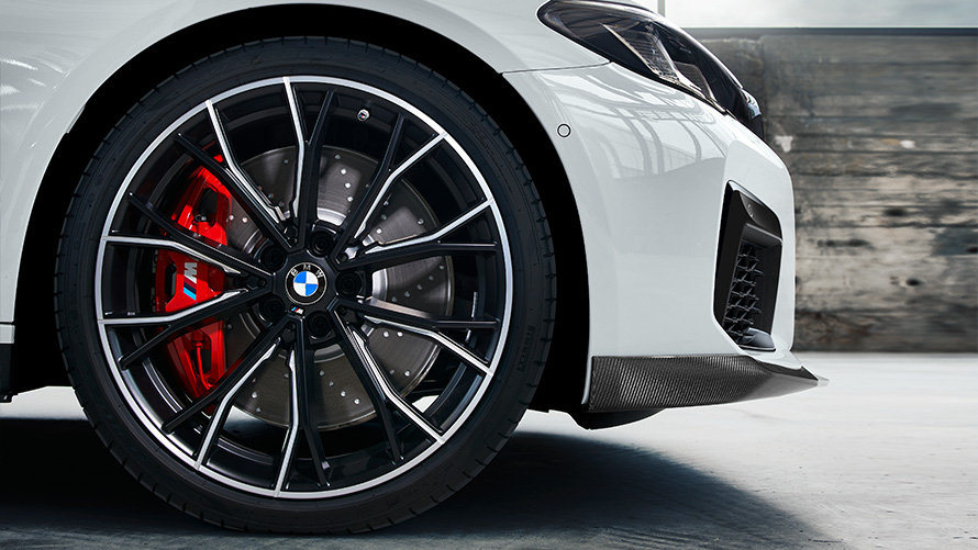 20-inčni M Performance dvokraki naplatak 669 M Jet mat crne boje/ visokog sjaja, letnji komplet BMW dodaci za jesen i zimu 20-inčni M Performance dvokraki naplatak 669 M Jet mat crne boje/ visokog sjaja, letnji komplet