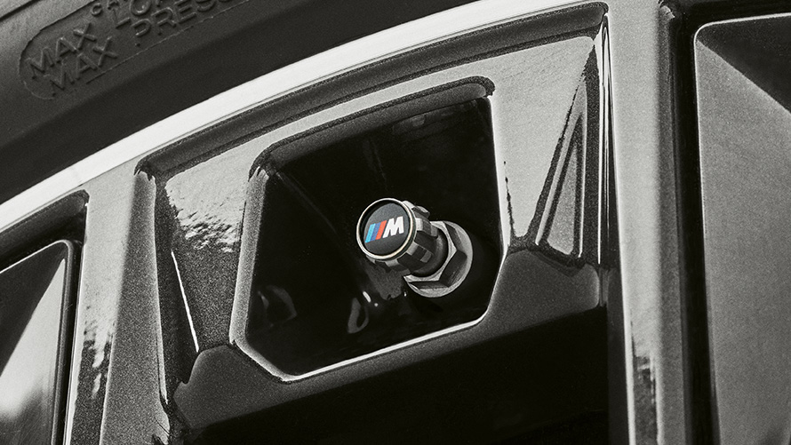 BMW kapice ventila sa M logotipom. BMW dodatna oprema za jesen i zimu BMW kapice ventila sa M logotipom