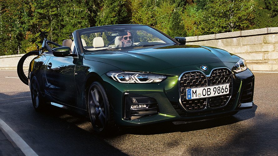 BMW letnji komplet točkova na BMW-u Seriji 4 Kabrioletu (G23) snimak tokom sunčanog dana BMW letnji komplet točkova na BMW-u Seriji 4 Kabrioletu (G23) snimak tokom sunčanog dana