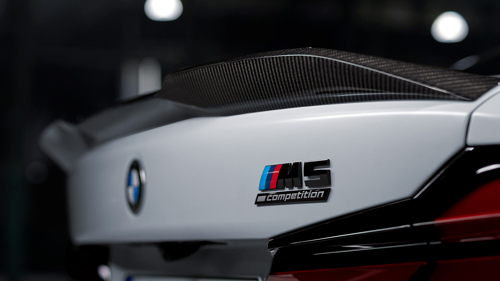 M Performance zadnji spojler Pro od ugljeničnih vlakana bliži prikaz BMW M Performance delovi M Performance zadnji spojler Pro od ugljeničnih vlakana bliži prikaz