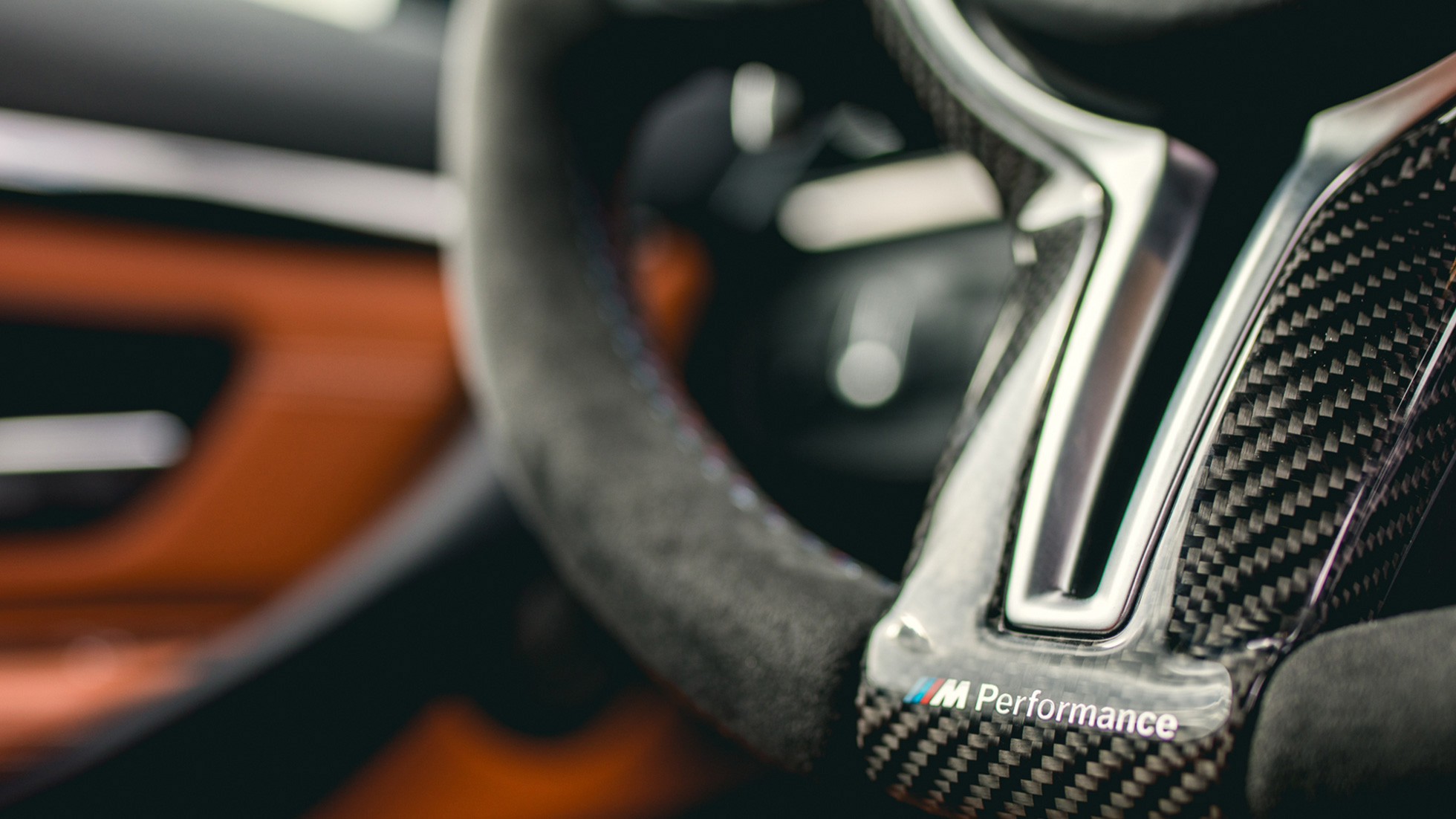 M Performance volan Pro od ugljeničnih vlakana alkantara bliži prikaz BMW M Performance delovi M Performance volan Pro od ugljeničnih vlakana alkantara bliži prikaz