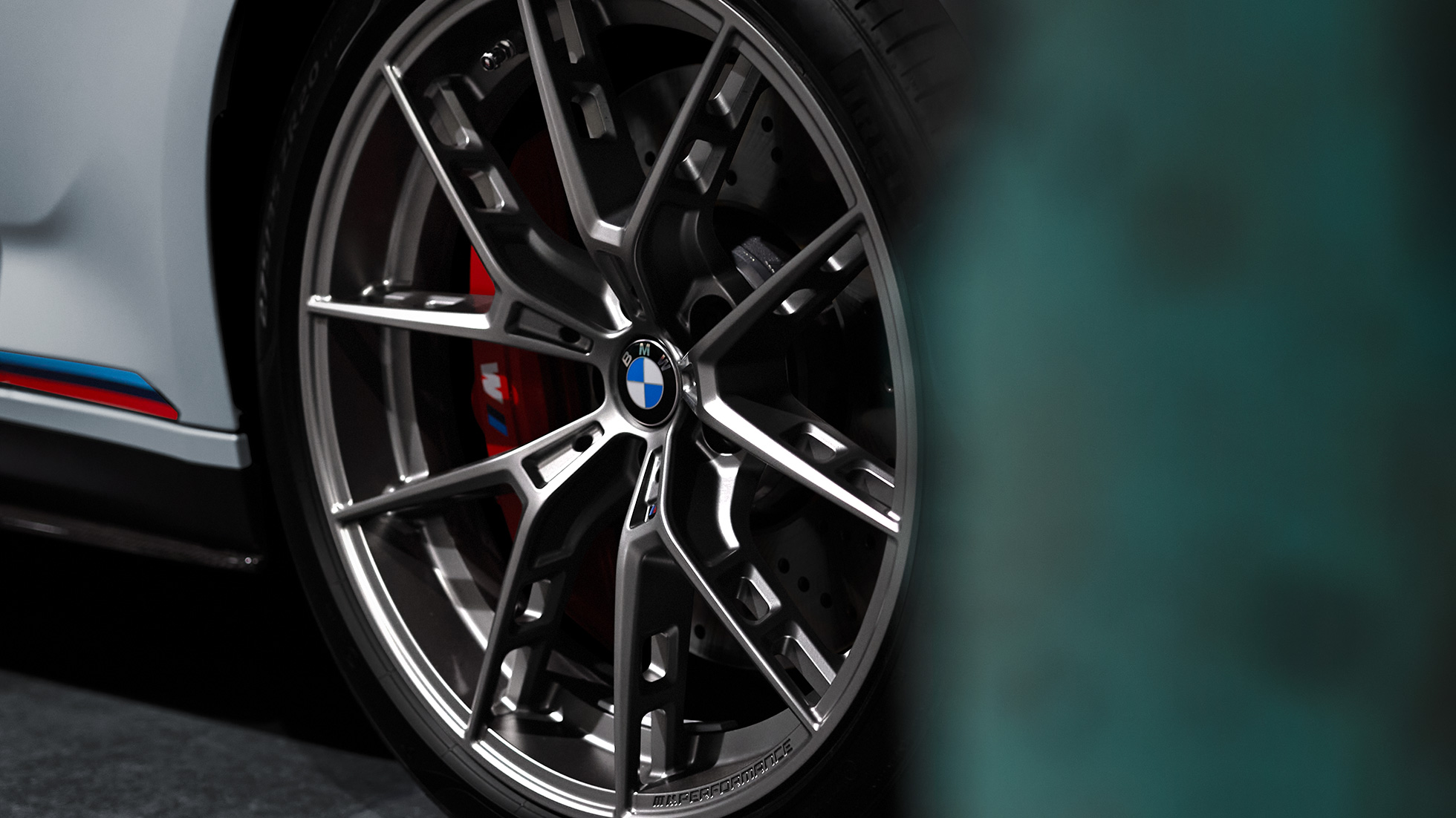 20-inčni M Performance točak u stilu Y-kraka 863 metalik siva mat boja bliži prikaz BMW M Performance delovi 20-inčni M točak u stilu Y-kraka 863 M metalik siva mat boja bliži prikaz