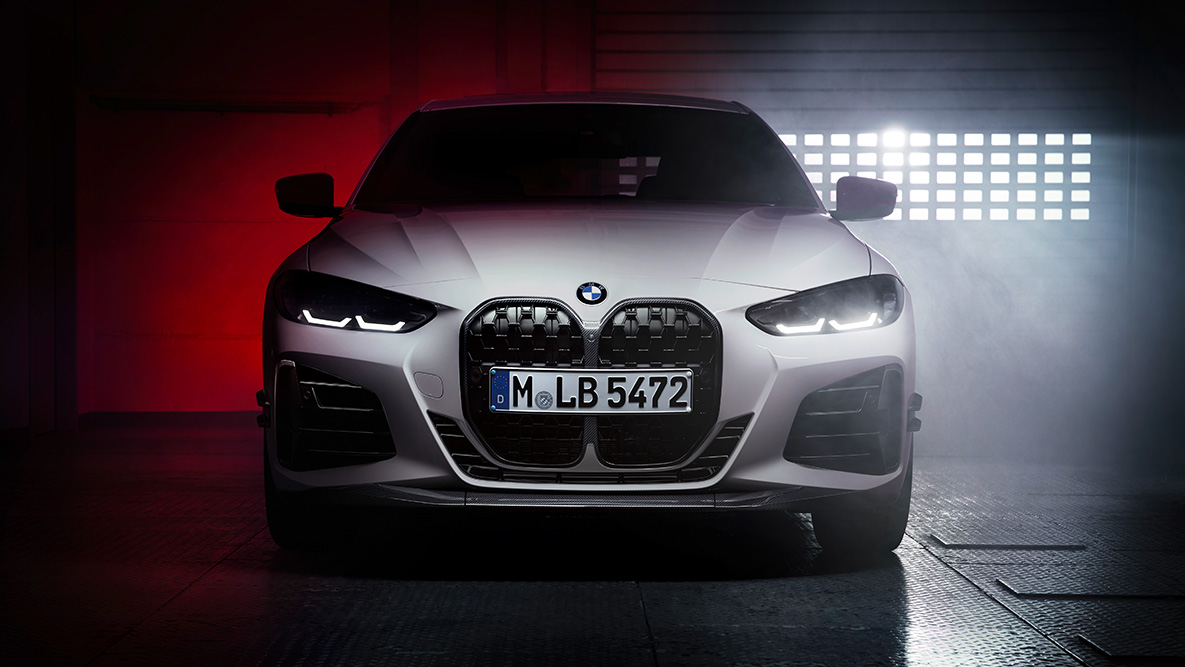 BMW Serija 4 Coupé G22 prednji prikaz BMW M Performance delovi BMW Serija 4 Coupé G22 prednji prikaz