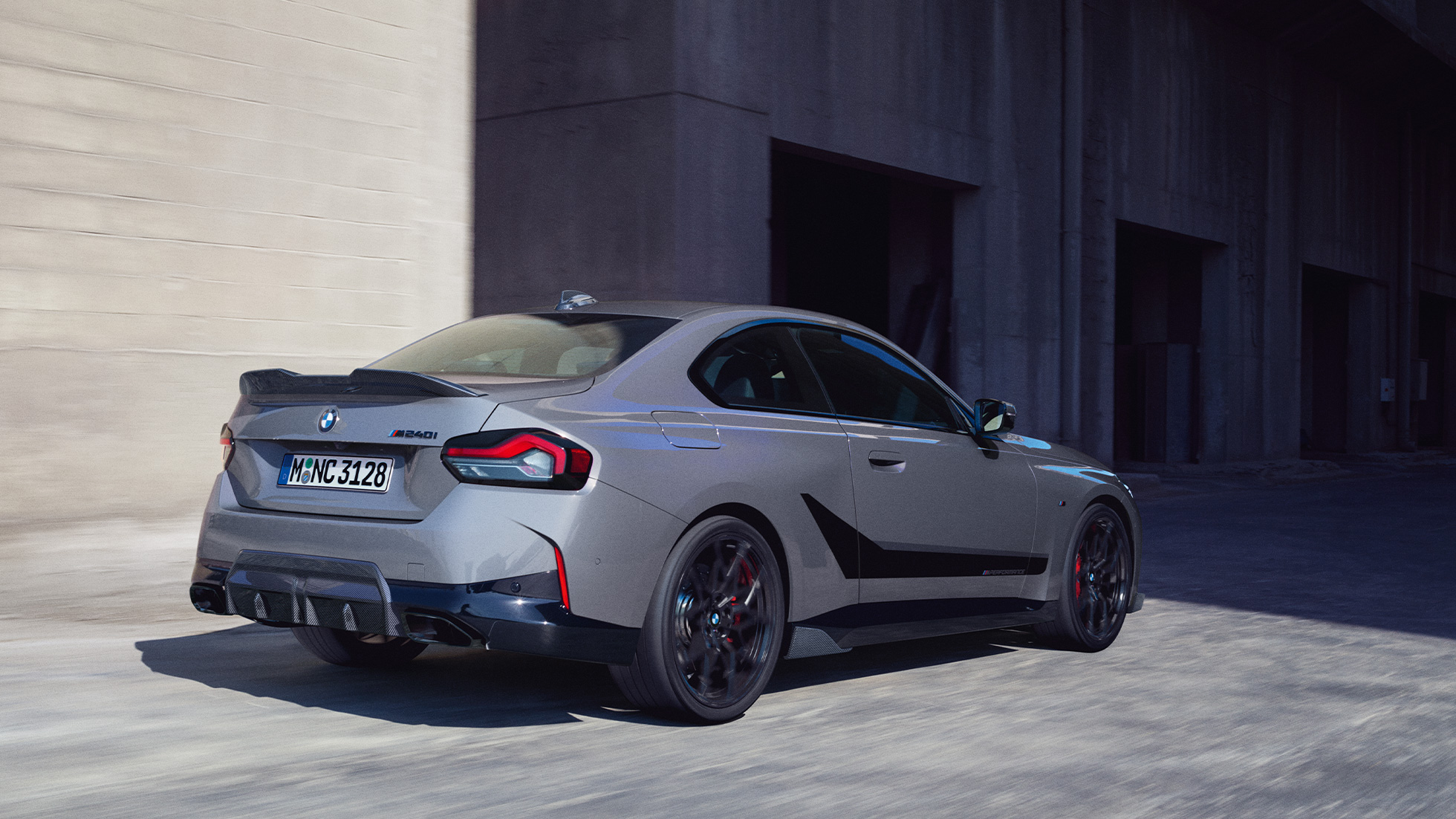 BMW Serija 2 kupe G42 tročetvrtinski zadnji prikaz BMW M Performance delovi BMW Serija 2 kupe G42 tročetvrtinski zadnji prikaz